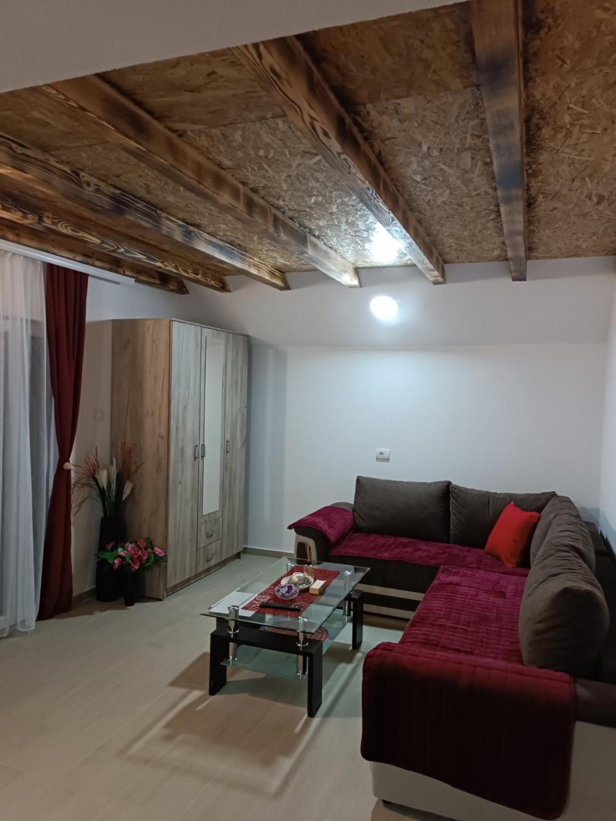 Apartmani Lena Plužine Rom bilde